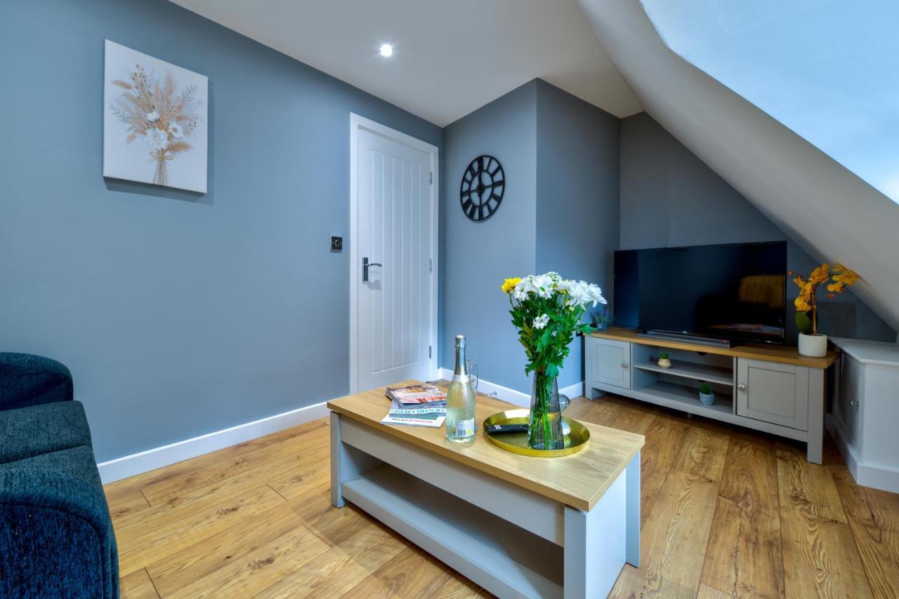 Stamford Central Stay - Stylish 2-Bed Apartment With Wifi Экстерьер фото